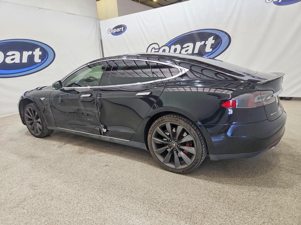 2014 Tesla Model S მანქანა იყიდება აუქციონზე, vin: 5YJSA1H19EFP45251, აუქციონის ნომერი: 62912266
