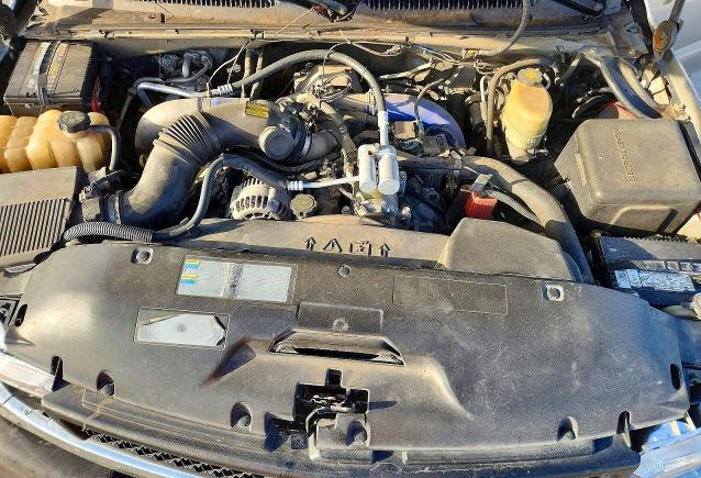 61320216 :رقم المزاد ، 1GCHC23102F216103 vin ، 2002 Chevrolet Silverado مزاد بيع