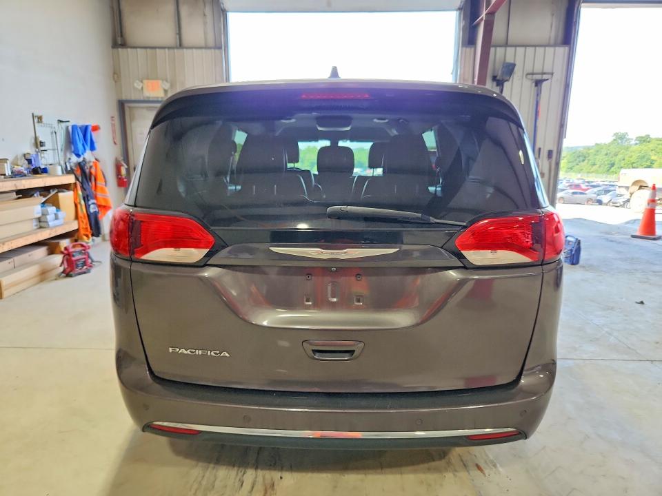 Продажа на аукционе авто 2017 Chrysler Pacifica, vin: 2C4RC1BGXHR644945, номер лота: 59657236