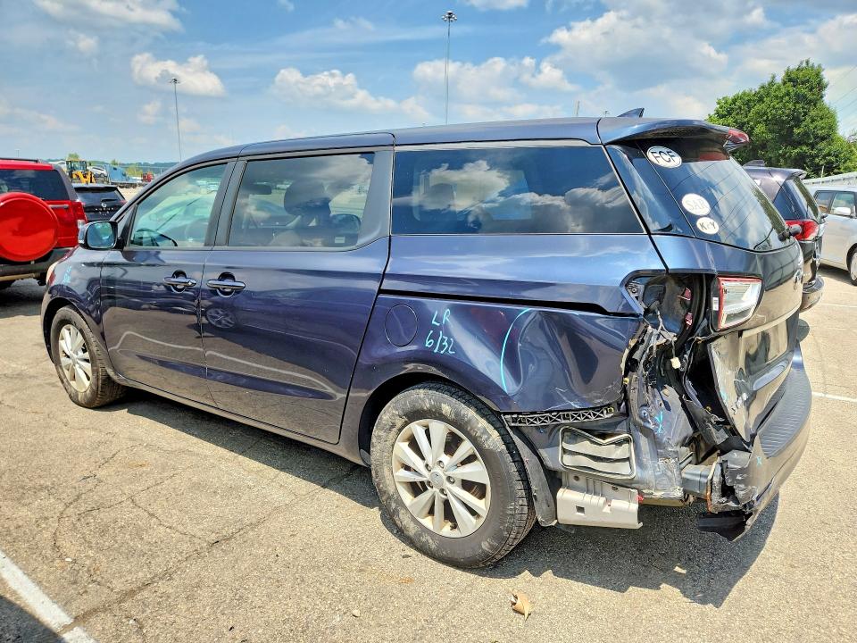 63241296 :رقم المزاد ، KNDMB5C12H6224635 vin ، 2017 Kia Sedona مزاد بيع
