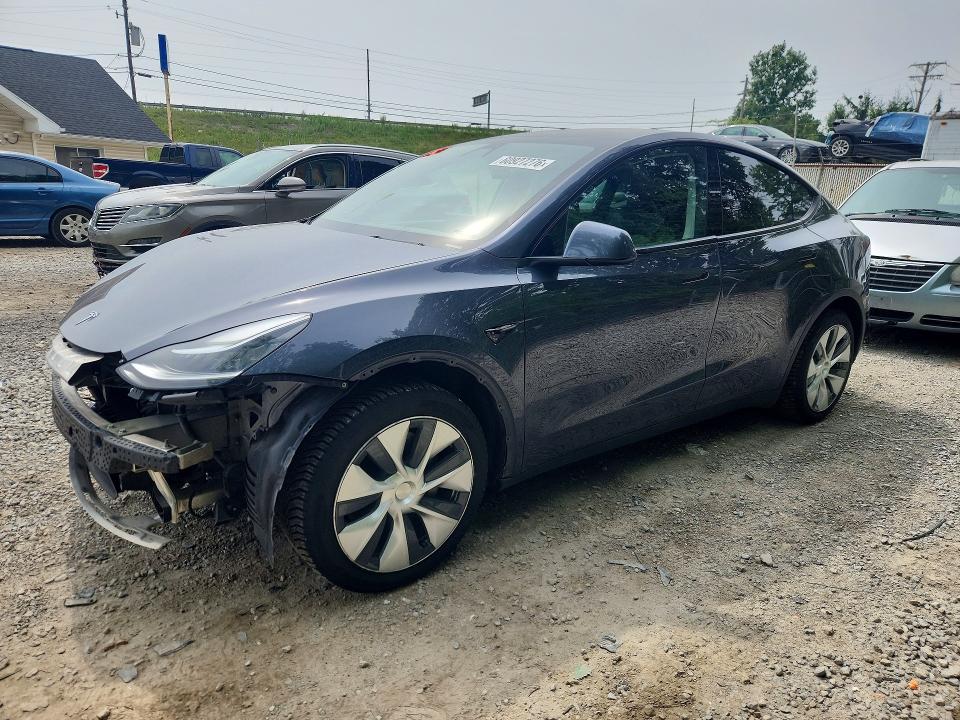 60927276 :رقم المزاد ، 7SAYGDEEXNF390983 vin ، 2022 Tesla Model Y مزاد بيع