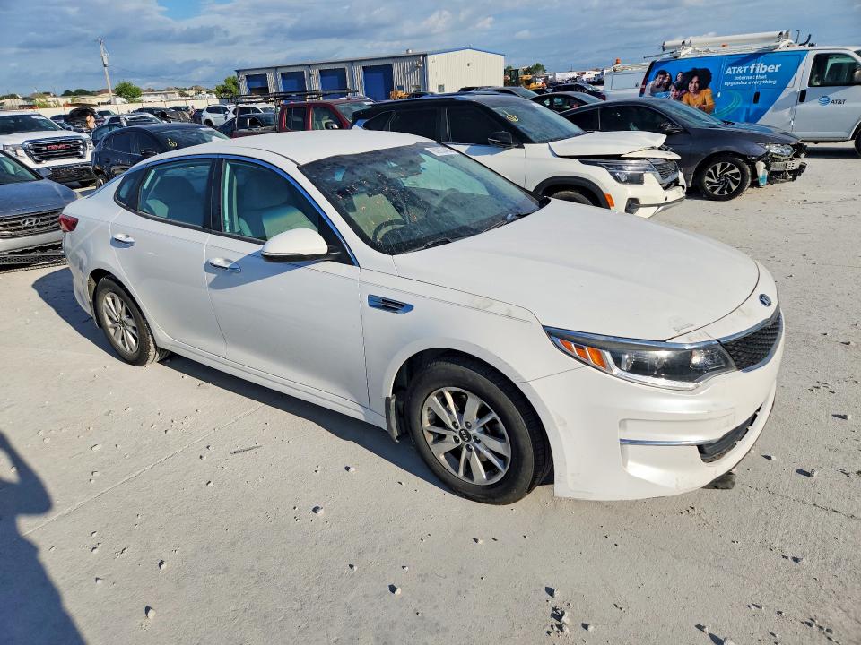 60953486 :رقم المزاد ، 5XXGT4L36HG165970 vin ، 2017 Kia Optima مزاد بيع