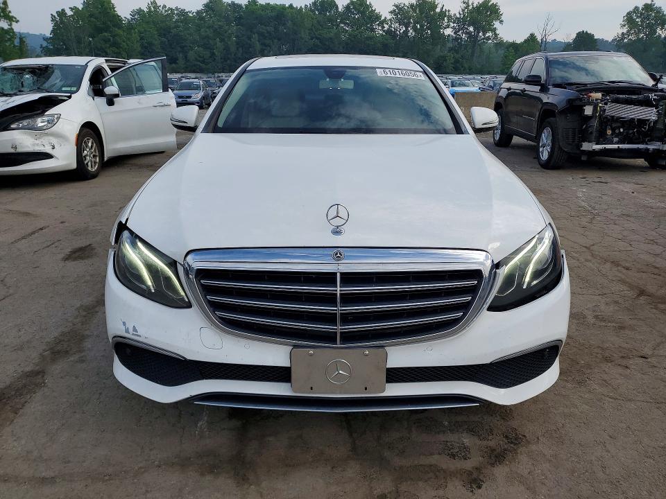 61016056 :رقم المزاد ، WDDZF4KB2HA171890 vin ، 2017 Mercedes-benz E مزاد بيع