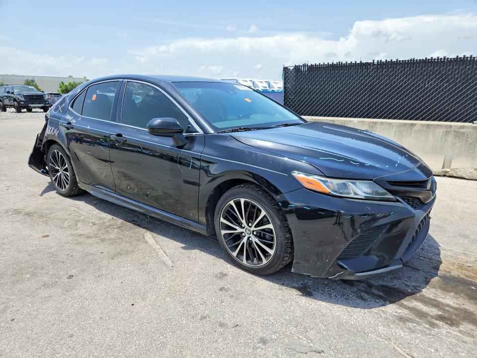 60976566 :رقم المزاد ، JTNB11HKXJ3003744 vin ، 2018 Toyota Camry مزاد بيع