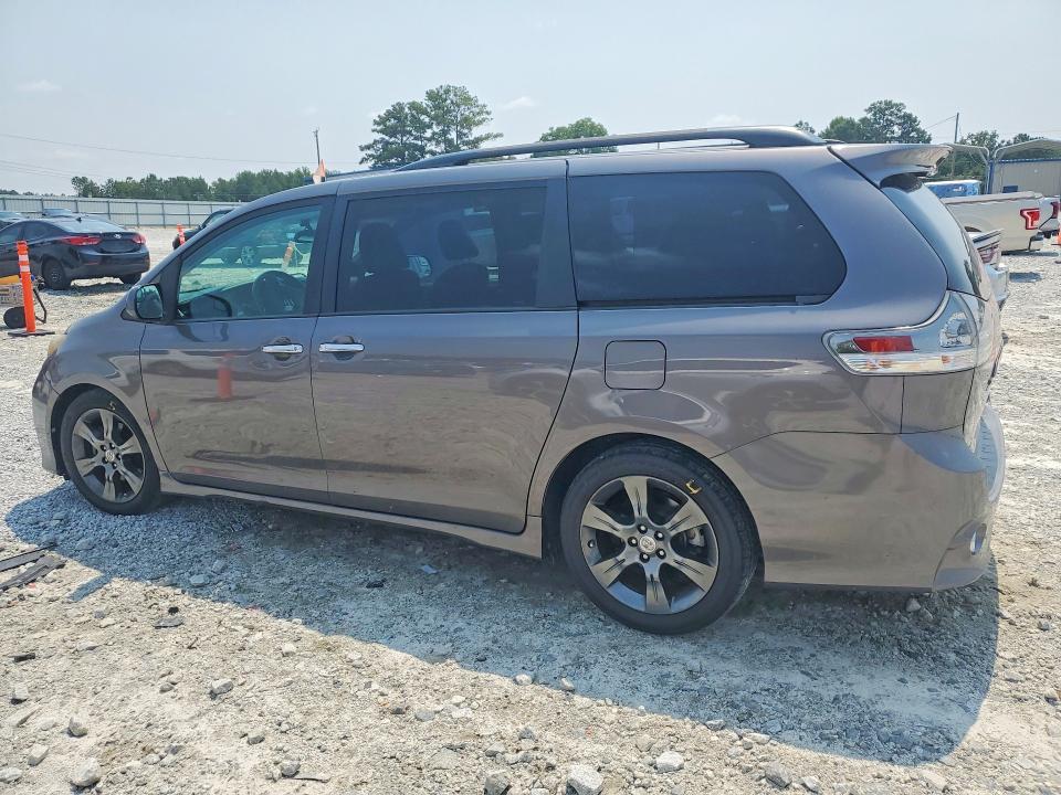 63173756 :رقم المزاد ، 5TDXK3DC9GS752950 vin ، 2016 Toyota Sienna مزاد بيع
