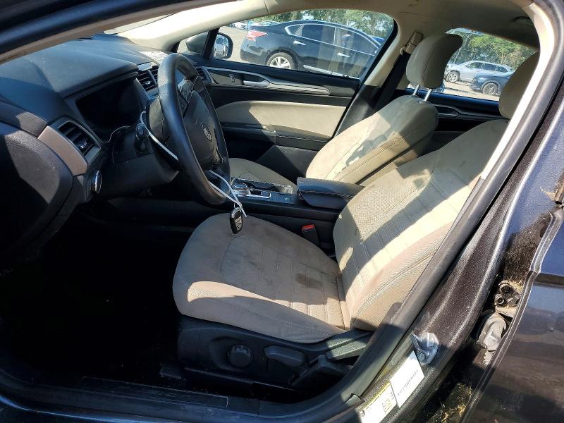 60589846 :رقم المزاد ، 3FA6P0G70KR281105 vin ، 2019 Ford Fusion مزاد بيع