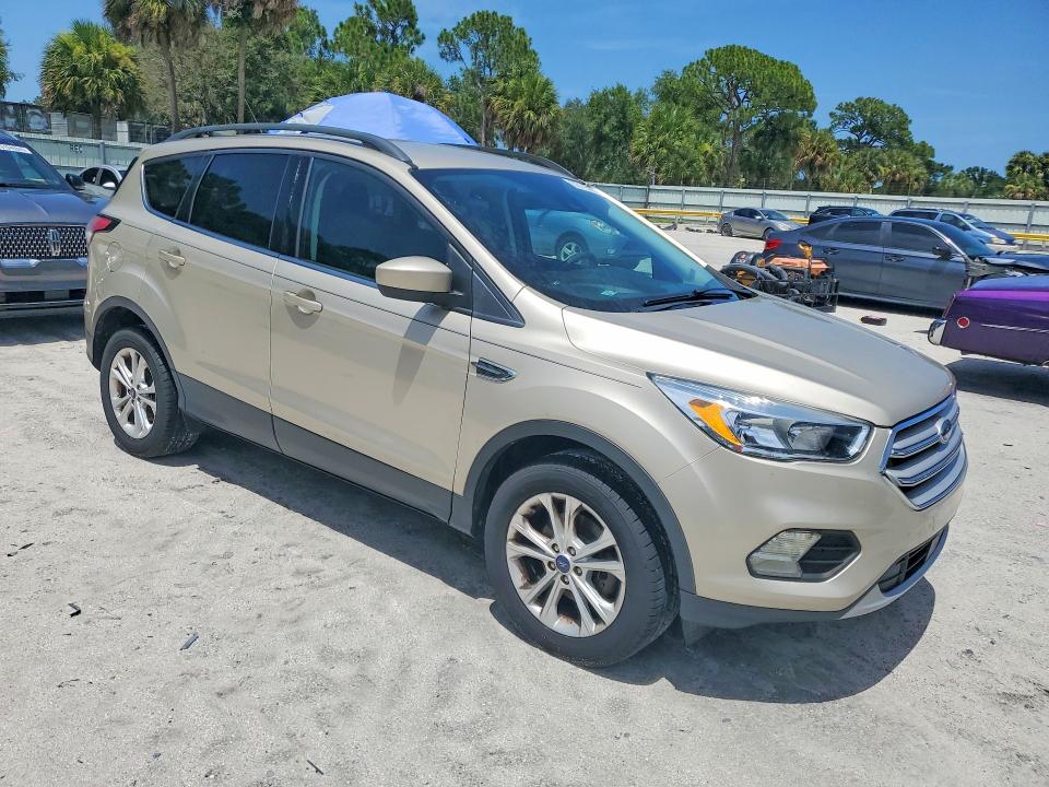 Продажа на аукционе авто 2018 Ford Escape, vin: 1FMCU0GD0JUC67431, номер лота: 62115976