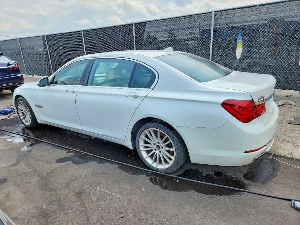 2013 Bmw 750 მანქანა იყიდება აუქციონზე, vin: WBAYF8C54DDE59036, აუქციონის ნომერი: 61945696