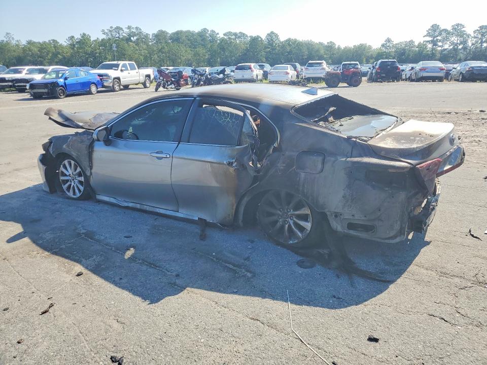 60158696 :رقم المزاد ، 4T1B11HK0KU249942 vin ، 2019 Toyota Camry مزاد بيع