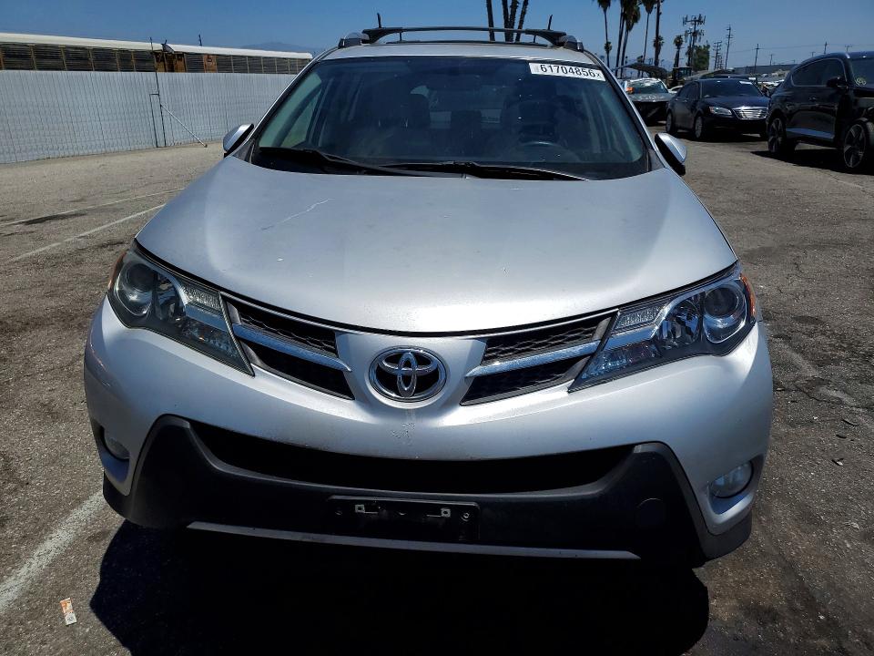 61704856 :رقم المزاد ، JTMWFREV1FD068651 vin ، 2015 Toyota Rav4 مزاد بيع