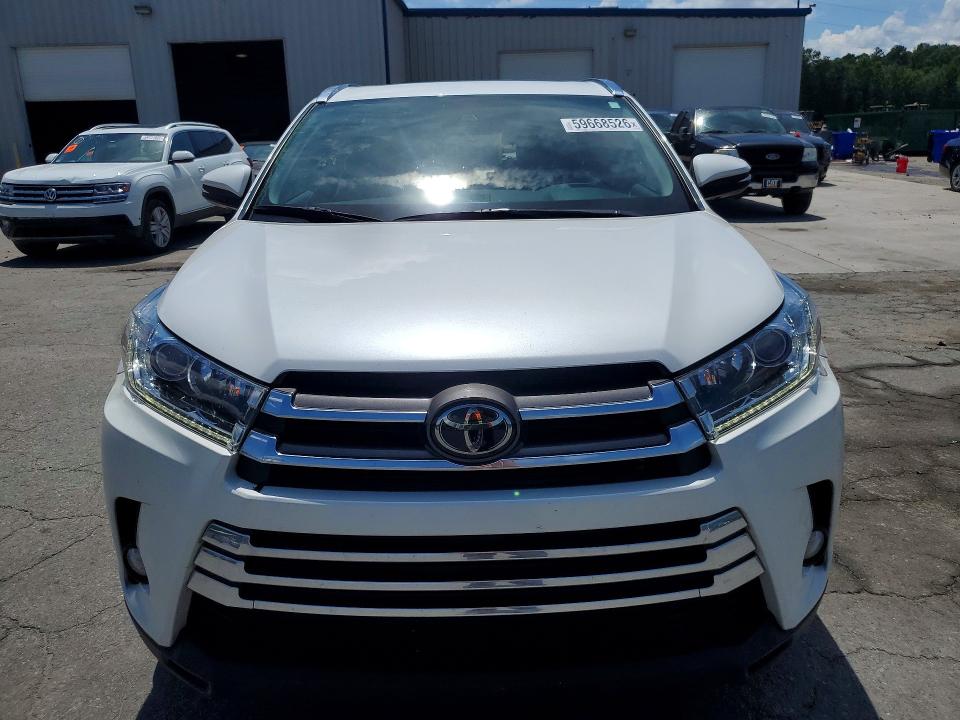 2018 Toyota Highlander მანქანა იყიდება აუქციონზე, vin: 5TDYZRFH9JS273768, აუქციონის ნომერი: 59668526