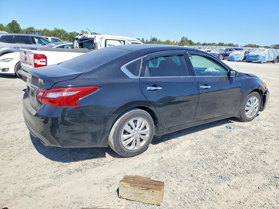Aukcja sprzedaży 2018 Nissan Altima, vin: 1N4AL3AP1JC127595, numer aukcji: 62111966