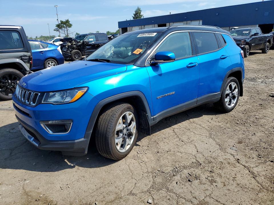 60643986 :رقم المزاد ، 3C4NJDCB8JT418723 vin ، 2018 Jeep Compass مزاد بيع