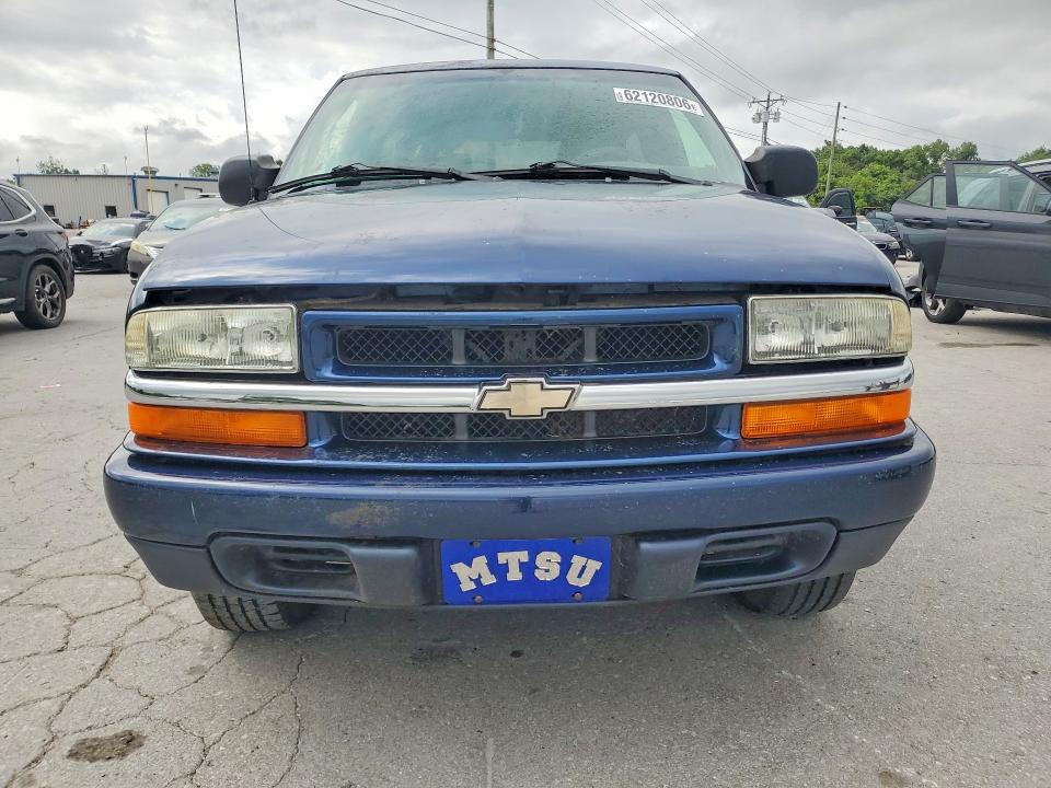 62120806 :رقم المزاد ، 1GNCS18W82K143184 vin ، 2002 Chevrolet Blazer مزاد بيع