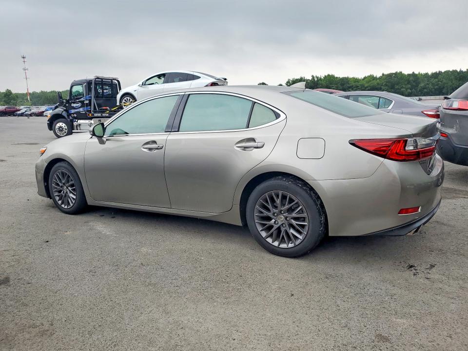 60361496 :رقم المزاد ، 58ABK1GG4JU082941 vin ، 2018 Lexus Es مزاد بيع