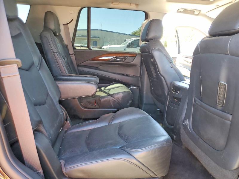 62840786 :رقم المزاد ، 1GYS4NKJ7FR728509 vin ، 2015 Cadillac Escalade مزاد بيع