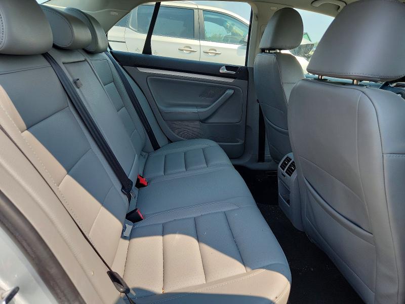 63013896 :رقم المزاد ، 3VWRM71K78M040246 vin ، 2008 Volkswagen Jetta مزاد بيع