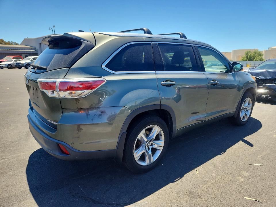 61379746 :رقم المزاد ، 5TDDKRFHXGS308779 vin ، 2016 Toyota Highlander مزاد بيع