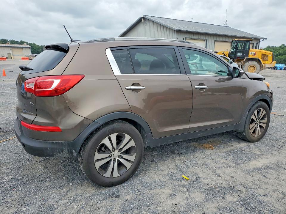 61693116 :رقم المزاد ، KNDPC3A28D7523724 vin ، 2013 Kia Sportage مزاد بيع