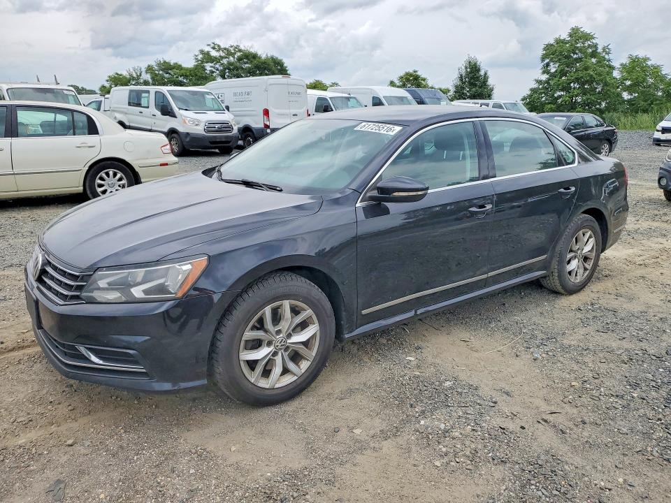 61725516 :رقم المزاد ، 1VWAT7A36HC077329 vin ، 2017 Volkswagen Passat مزاد بيع