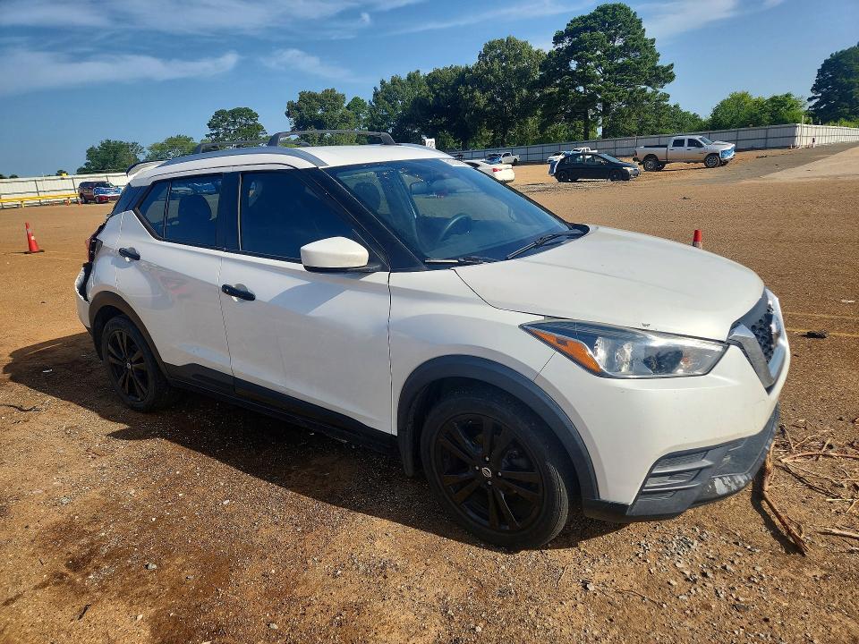 Продаж на аукціоні авто 2018 Nissan Kicks, vin: 3N1CP5CU9JL514280, номер лоту: 61089256