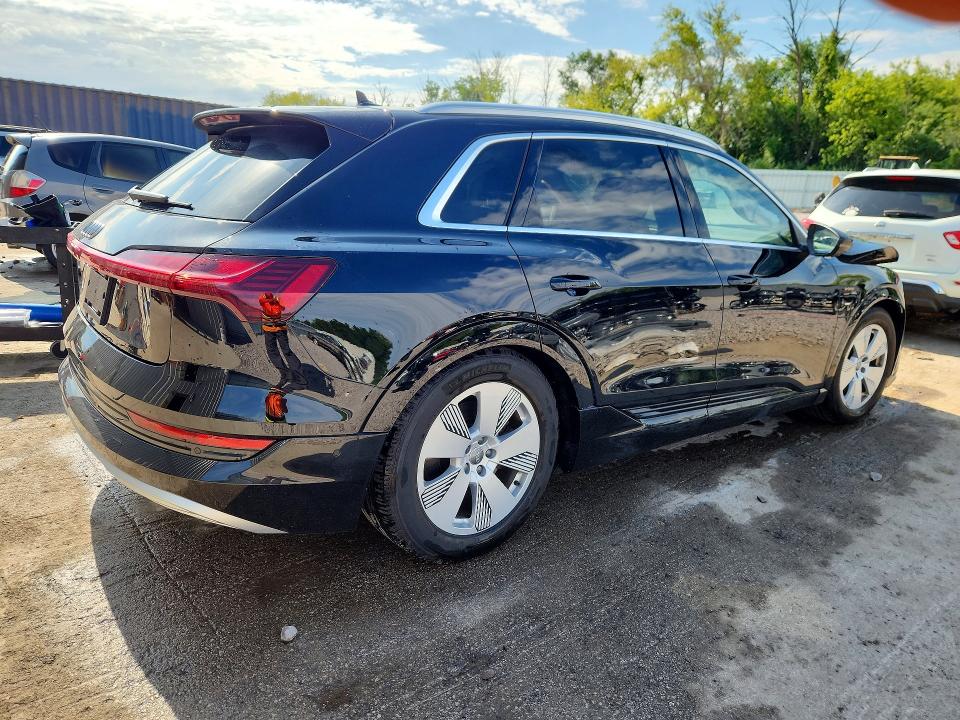 Aukcja sprzedaży 2019 Audi E-tron, vin: WA1LAAGE7KB011984, numer aukcji: 60359206