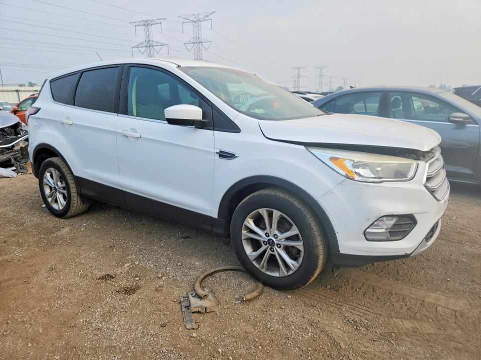 61039406 :رقم المزاد ، 1FMCU9GD8HUE10186 vin ، 2017 Ford Escape مزاد بيع