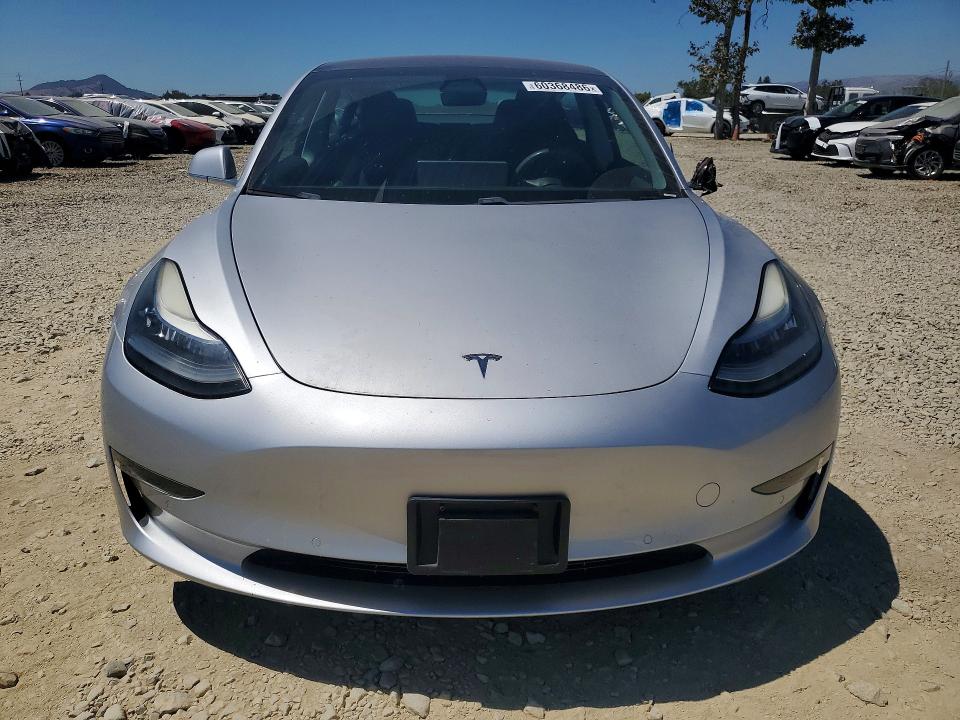 60368486 :رقم المزاد ، 5YJ3E1EA6JF078498 vin ، 2018 Tesla Model 3 مزاد بيع