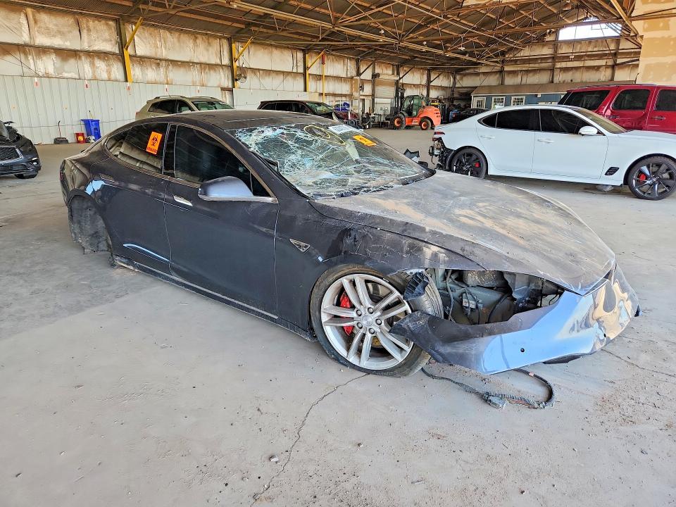 Продажа на аукционе авто 2016 Tesla Model S, vin: 5YJSA1E49GF143399, номер лота: 63242736
