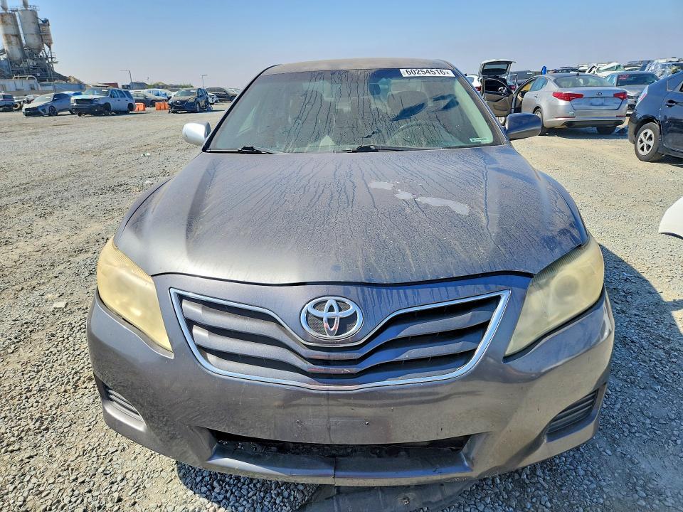 60254516 :رقم المزاد ، 4T4BF3EK6BR132874 vin ، 2011 Toyota Camry مزاد بيع