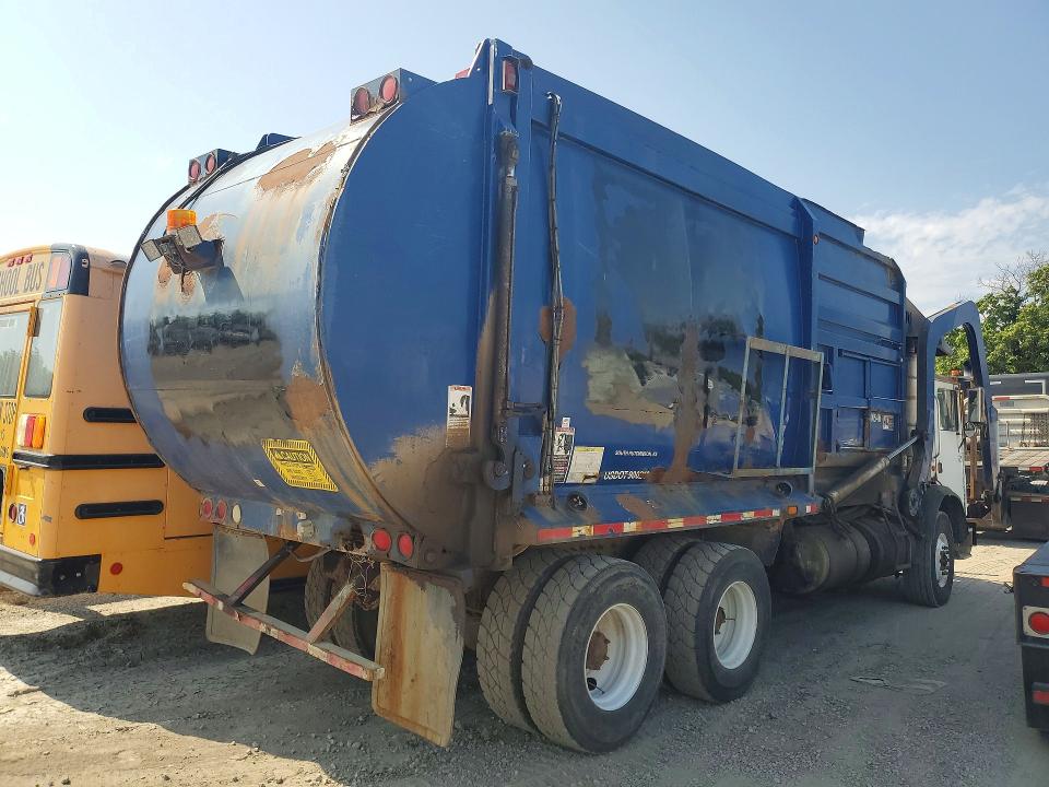 61314986 :رقم المزاد ، 1M2K195C53M021917 vin ، 2003 Mack 600 مزاد بيع