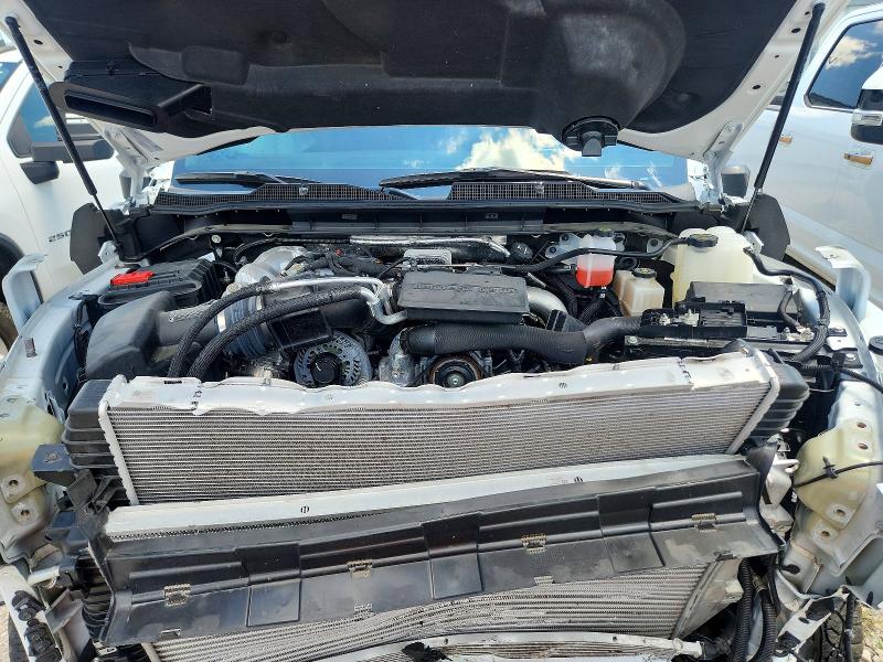 Продажа на аукционе авто 2025 Chevrolet Silverado, vin: 1GC4KPEY5SF176626, номер лота: 61911076