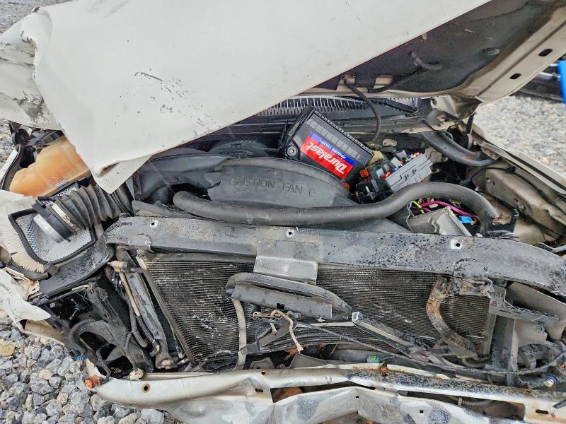 61696526 :رقم المزاد ، 3GNEC16T11G134072 vin ، 2001 Chevrolet Suburban مزاد بيع