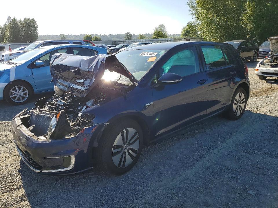 60277156 :رقم المزاد ، WVWKR7AU2JW907551 vin ، 2018 Volkswagen E-golf مزاد بيع
