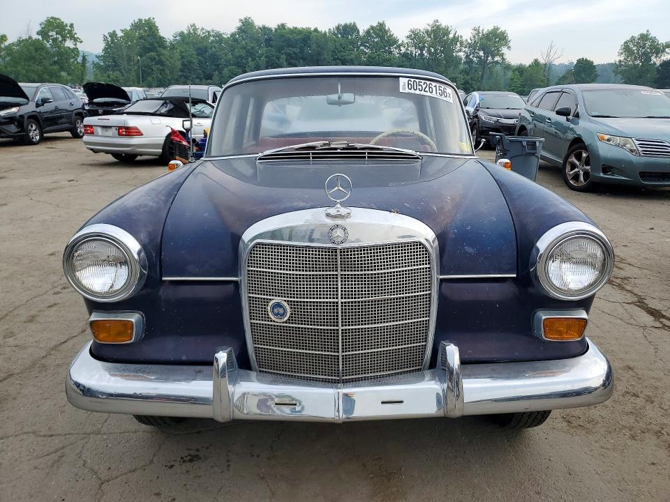 60526156 :رقم المزاد ، 1001010115239 vin ، 1965 Mercedes-benz 190 E مزاد بيع