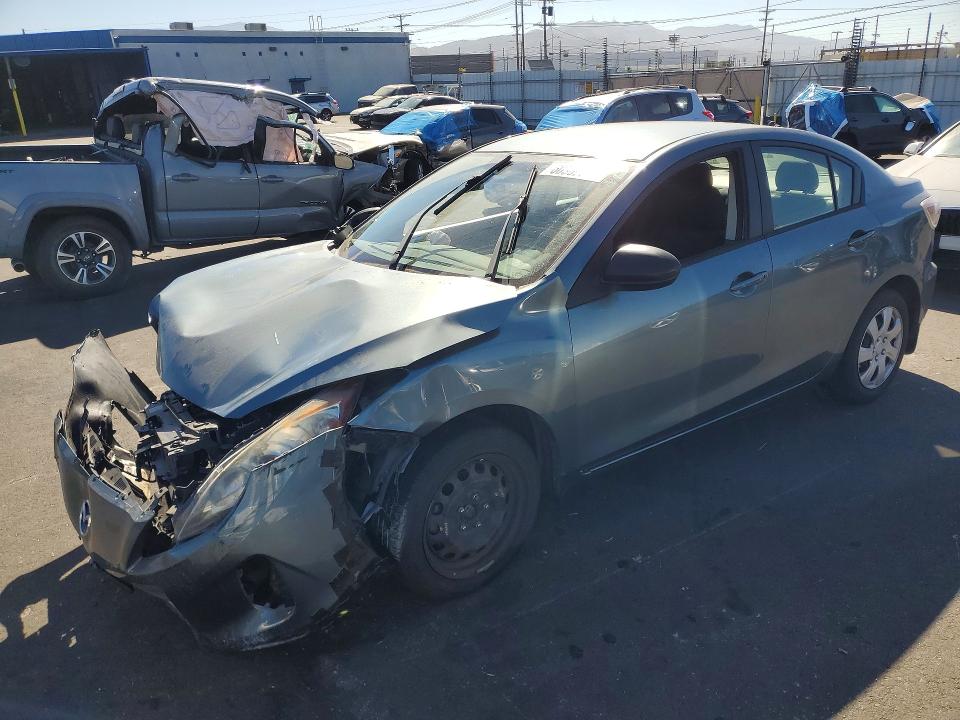 60369626 :رقم المزاد ، JM1BL1TG0D1783254 vin ، 2013 Mazda 3 مزاد بيع