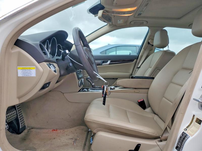 2013 Mercedes-benz C მანქანა იყიდება აუქციონზე, vin: WDDGF4HB6DA825346, აუქციონის ნომერი: 60741996