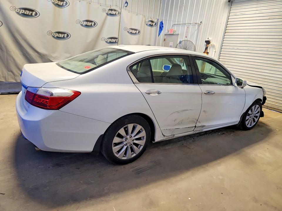 Продажа на аукционе авто 2015 Honda Accord, vin: 1HGCR2F89FA151578, номер лота: 61354576