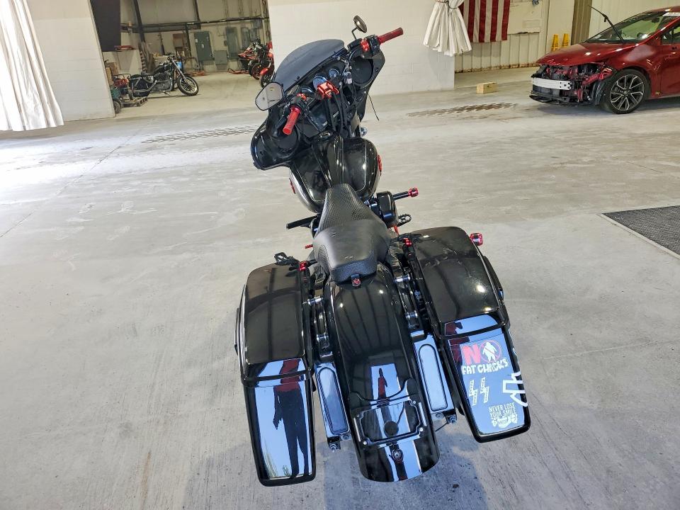 61572706 :رقم المزاد ، 1HD1KRM16FB630025 vin ، 2015 Harley-davidson Flhxs مزاد بيع