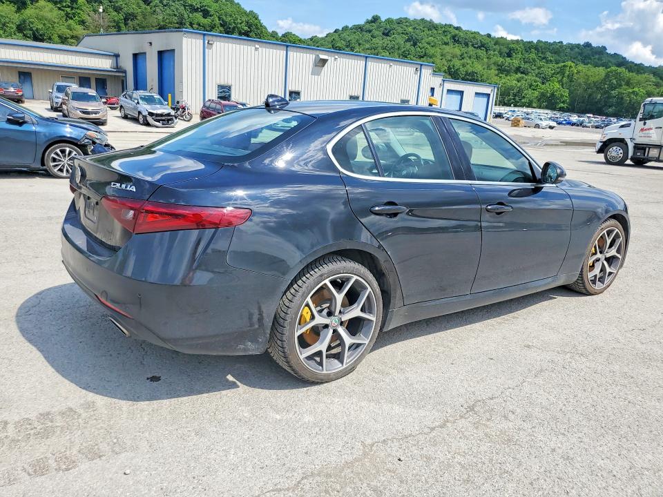 60219456 :رقم المزاد ، ZARFANBN7M7640352 vin ، 2021 Alfa Romeo Giulia مزاد بيع