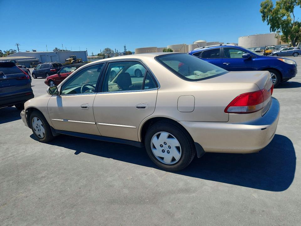 2001 Honda Accord მანქანა იყიდება აუქციონზე, vin: 1HGCG16401A087114, აუქციონის ნომერი: 61979766