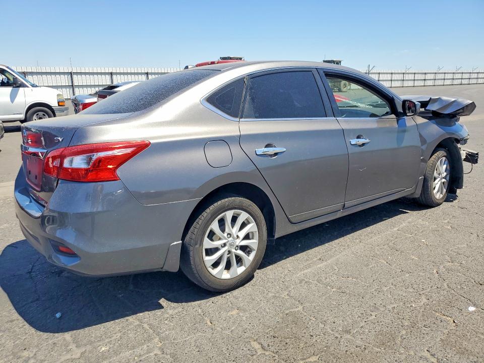 Продаж на аукціоні авто 2018 Nissan Sentra, vin: 3N1AB7AP3JY309572, номер лоту: 61121856