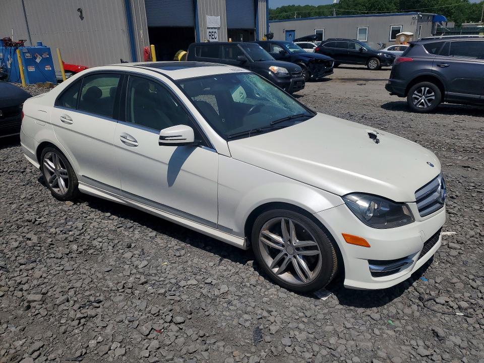 60836846 :رقم المزاد ، WDDGF8AB1DG083484 vin ، 2013 Mercedes-benz C مزاد بيع