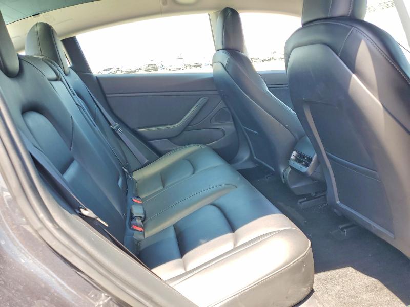 63254556 :رقم المزاد ، 5YJ3E1EB6JF144637 vin ، 2018 Tesla Model 3 مزاد بيع
