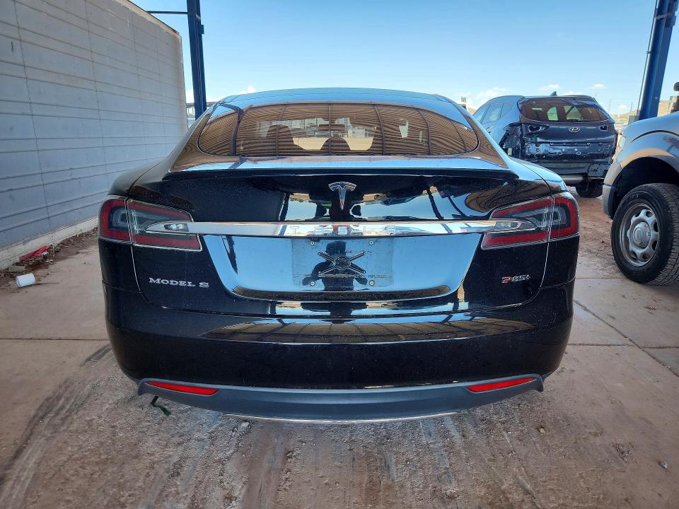 2013 Tesla Model S მანქანა იყიდება აუქციონზე, vin: 5YJSA1DP0DFP15418, აუქციონის ნომერი: 62860636
