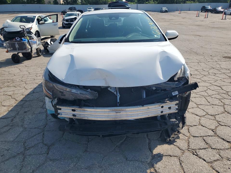 61769746 :رقم المزاد ، 5YFEPMAE6NP332704 vin ، 2022 Toyota Corolla مزاد بيع