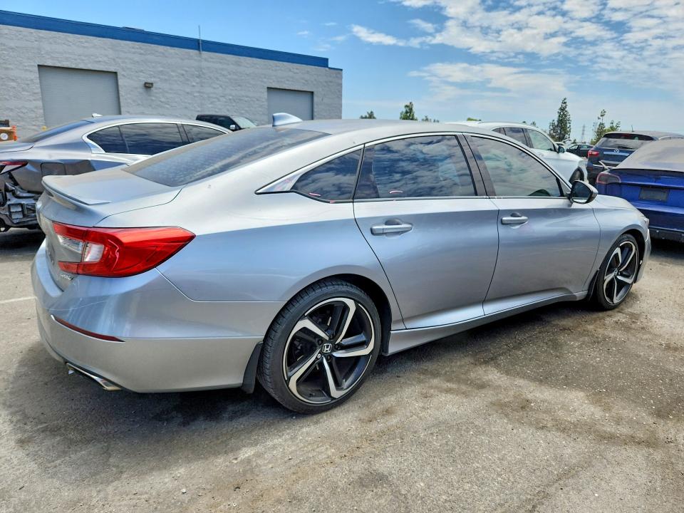 Продажа на аукционе авто 2018 Honda Accord, vin: 1HGCV1F35JA188792, номер лота: 61638656