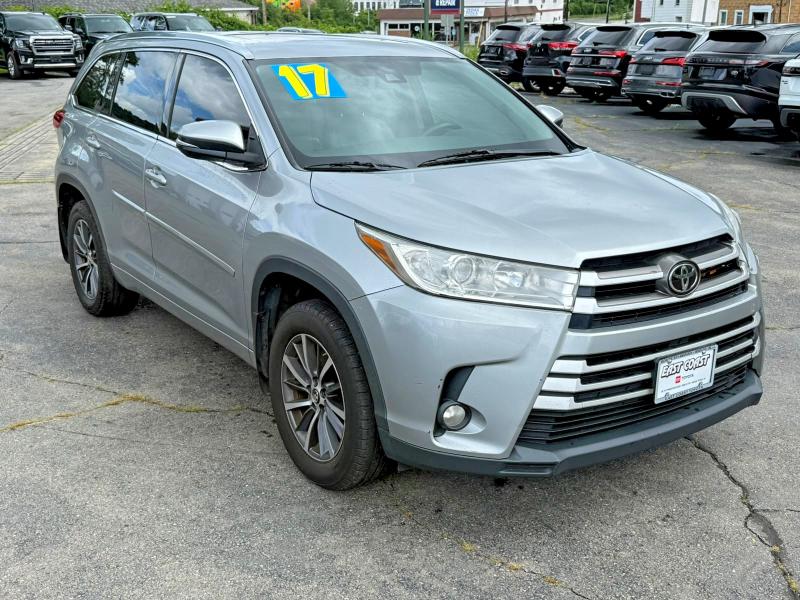 Продажа на аукционе авто 2017 Toyota Highlander, vin: 5TDJZRFHXHS398290, номер лота: 63544986