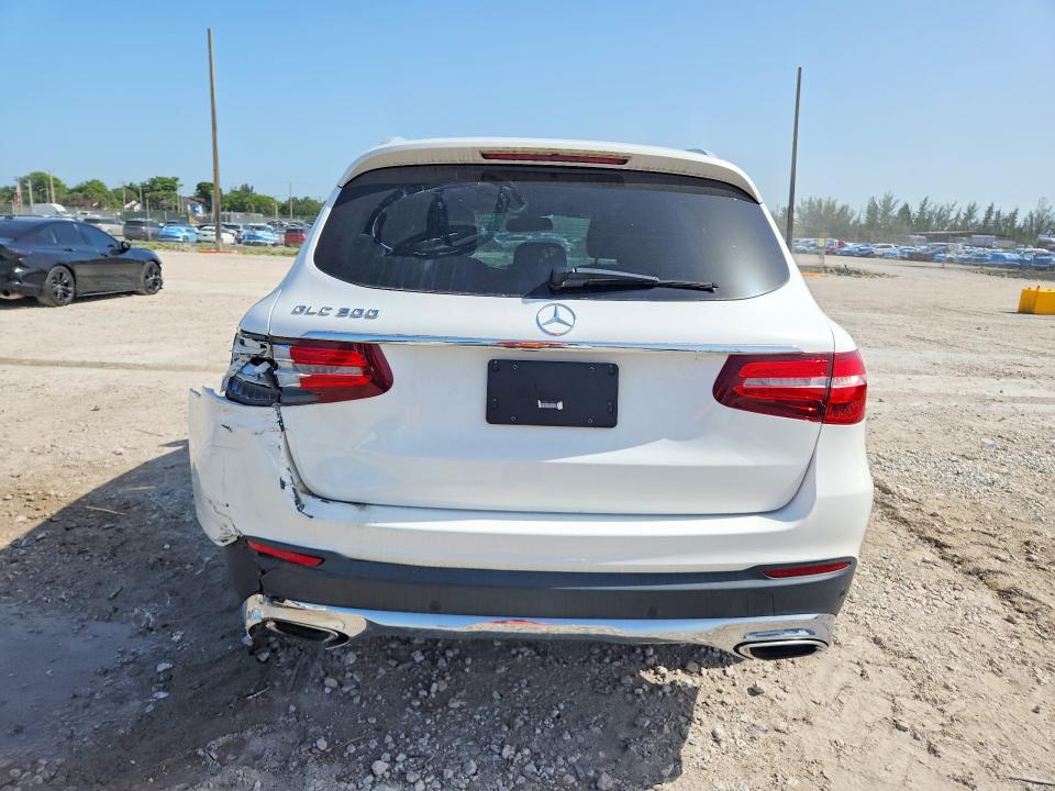 60852006 :رقم المزاد ، WDC0G4JB8JV110716 vin ، 2018 Mercedes-benz Glc مزاد بيع