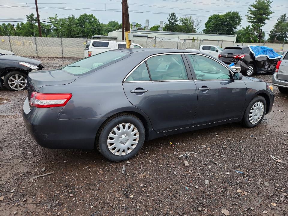 2011 Toyota Camry მანქანა იყიდება აუქციონზე, vin: 4T1BF3EK2BU670417, აუქციონის ნომერი: 61529676